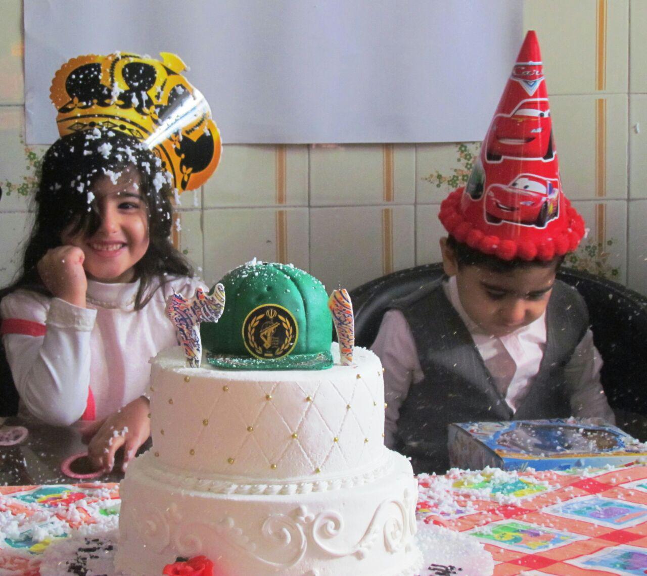 جشن تولد شهید مدافع حرم در جمع  دختران معلول ذهنی