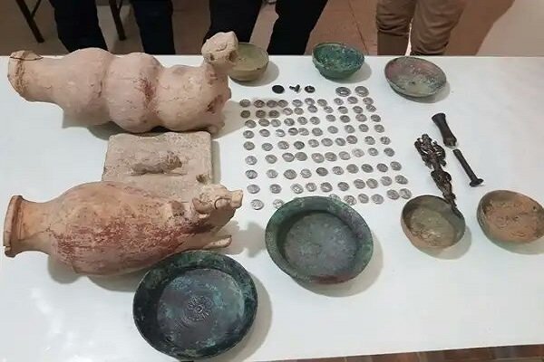 ۳ قطعه شیء تاریخی در میاندرود کشف شد