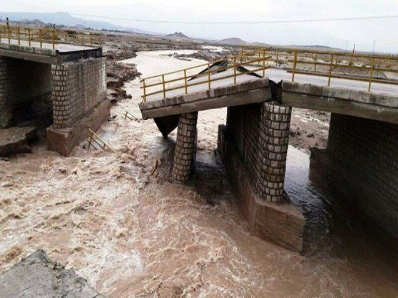 پل موقت درزیکلا بر اثر بارندگی تخریب شد