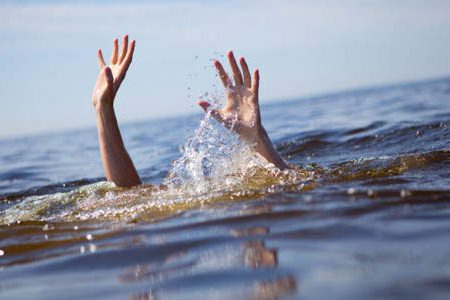 غرق جوان ۲۷ ساله تهرانی در دریای محمودآباد