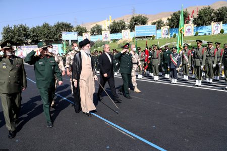 رهبر انقلاب: مشکل اصلی دشمنان با ایران قوی و مستقل و پیشرفت کشور است