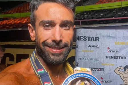 حامد نوری ورزشکار محمودآبادی مدال برنز پرورش اندام جهان را کسب کرد