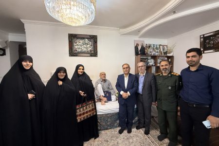 دیدار قاسمی طوسی همراه با مشاور استاندار در امور ایثارگران با مادر معزز شهید دوامی و جانباز سرافراز سردار عمرانی در ساری