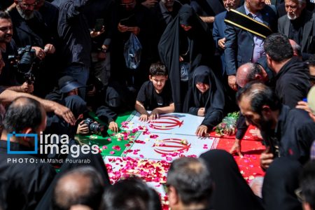 آری؛ اینجا وطن است