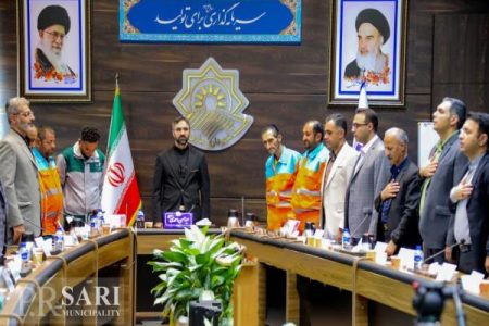 شهردار ساری از کارکنان سکوی موقت انتقال زباله در شورای اداری تجلیل کرد
