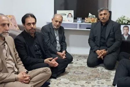 دیدار سرپرست معاونت سیاسی امنیتی استانداری مازندران با خانواده مرحوم حسن غلامی قهرمان ناجی غریق