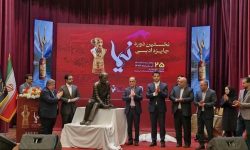 اهدای نخستین نشان و جایزه ادبی نیما به محمود دولت آبادی و تقی پور نامداریان